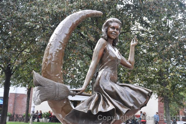 Elizabeth Montgomery statue