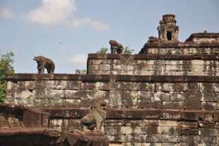 Bakong lions and elephants