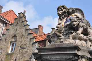 Bruges Belgium lion bear