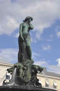 Havis Amanda statue