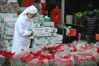 Hong Kong flower market nun