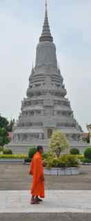 Phnom Penh Cambodia palace monk