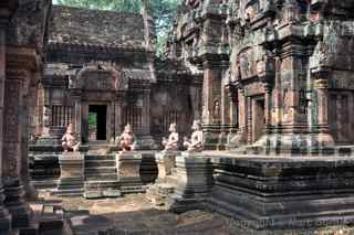 Banteay Srei inner sanctuary