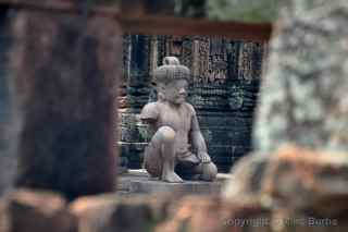Banteay Srei figures