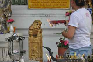 wat pho incense, Bangkok, Thailand