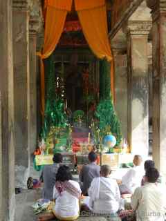 Angkor Wat shrine prayer